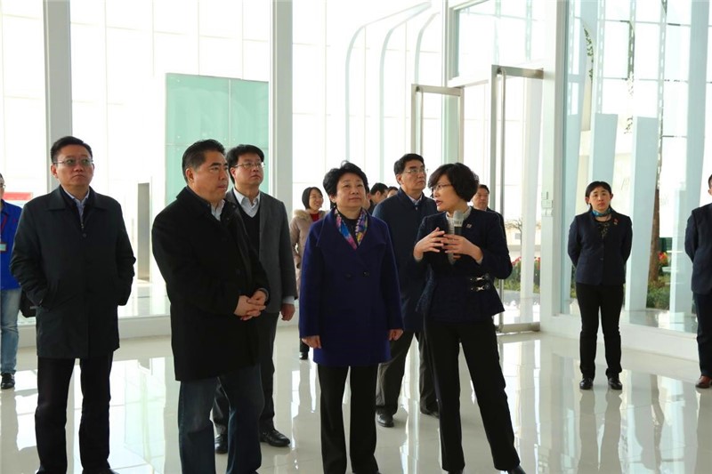 常务副省长黄莉新赴人生就是博药业调研强调：将国药精华弘扬光大
